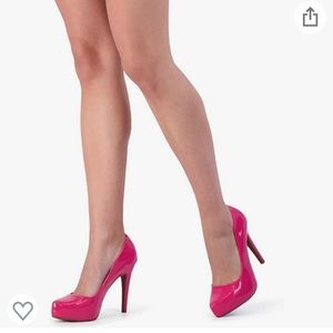 Jessica Simpson platform 8.5 w/box pre loved worn a few times.comfy.